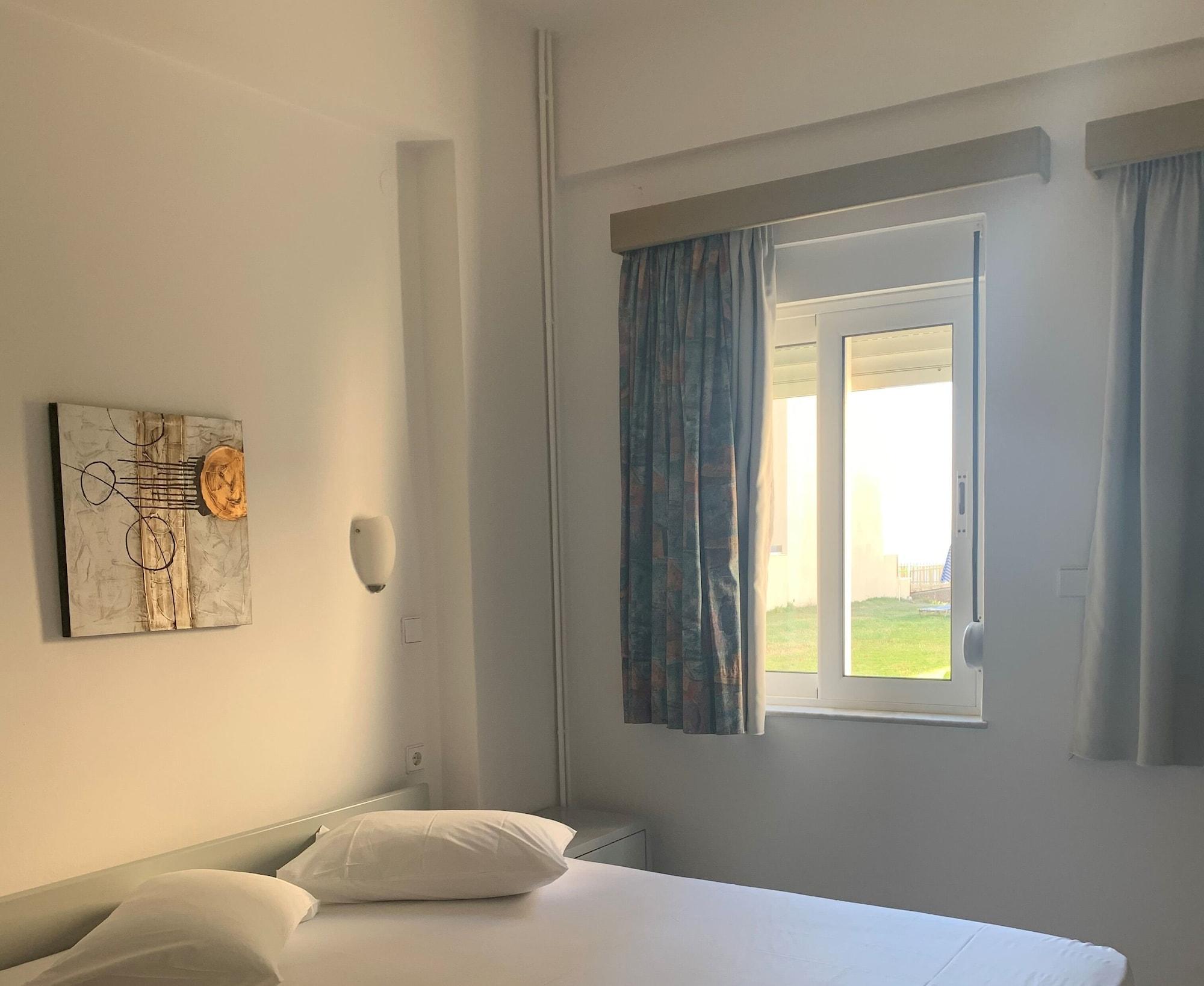 פלטניאס Ermis Suites מראה חיצוני תמונה