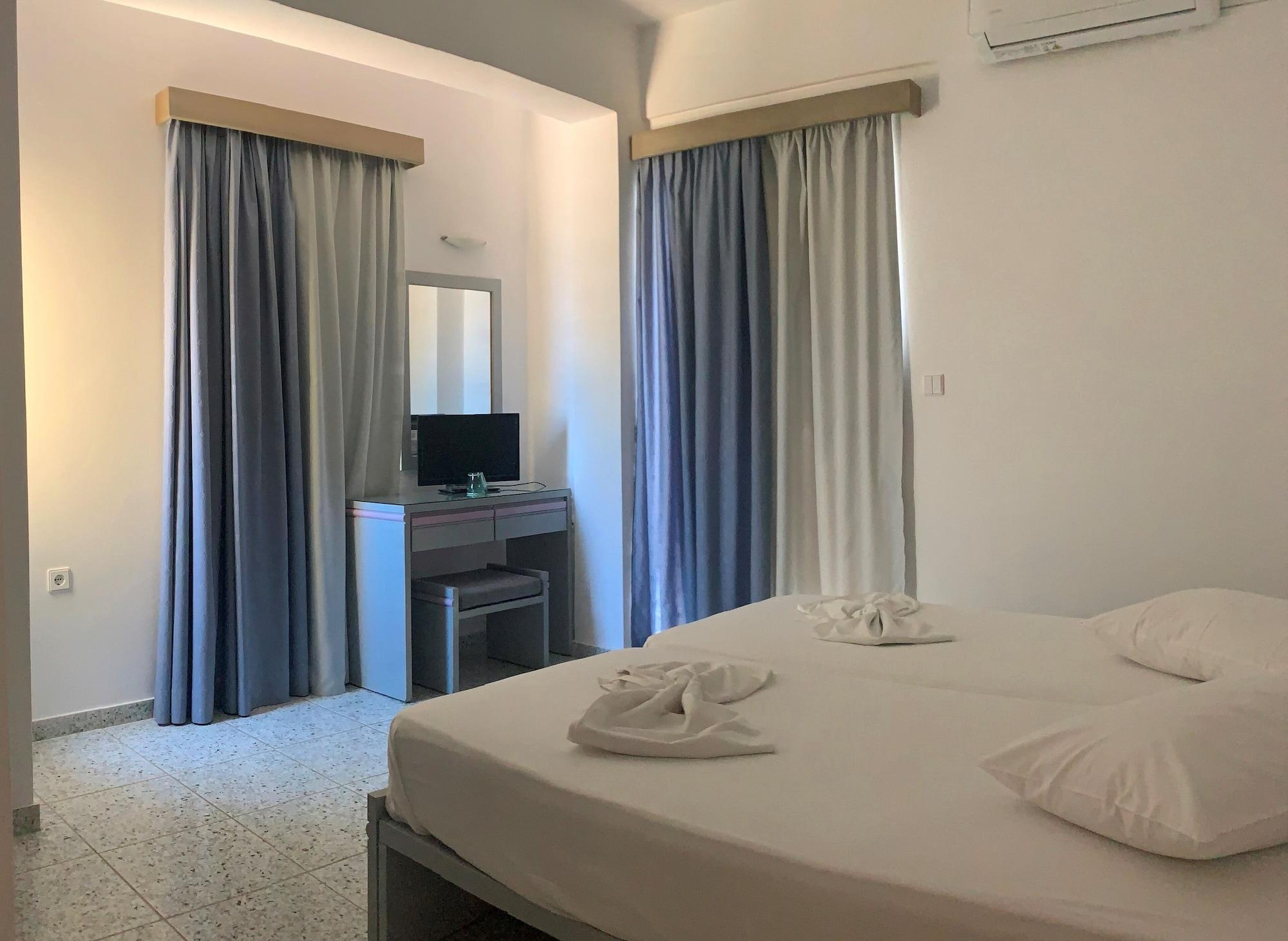 פלטניאס Ermis Suites מראה חיצוני תמונה