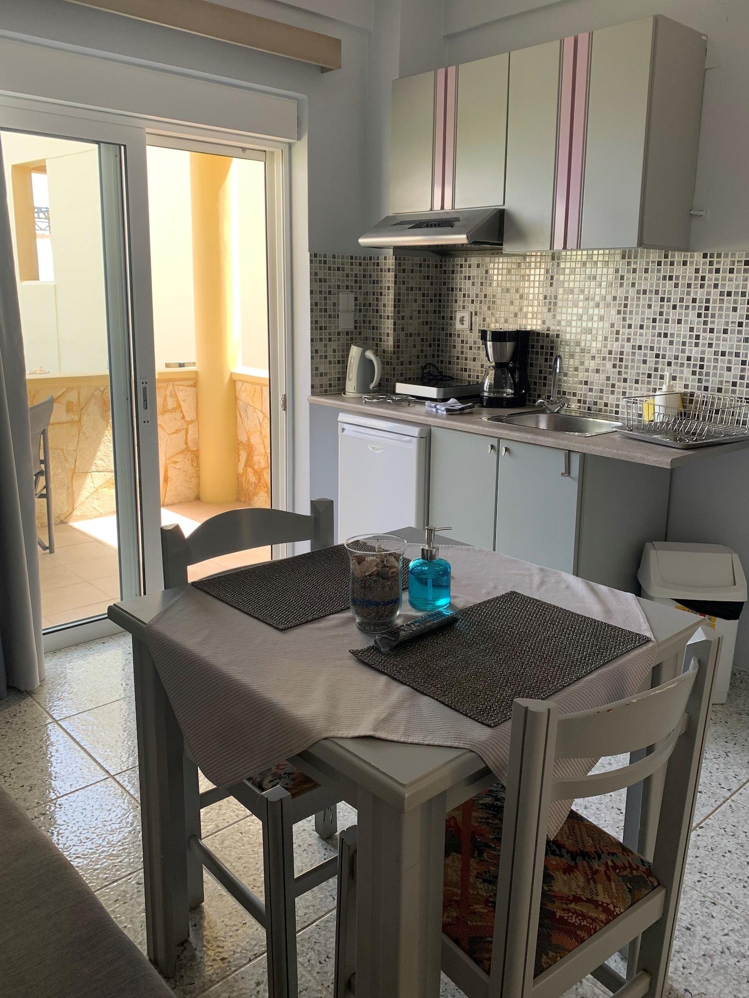 פלטניאס Ermis Suites מראה חיצוני תמונה