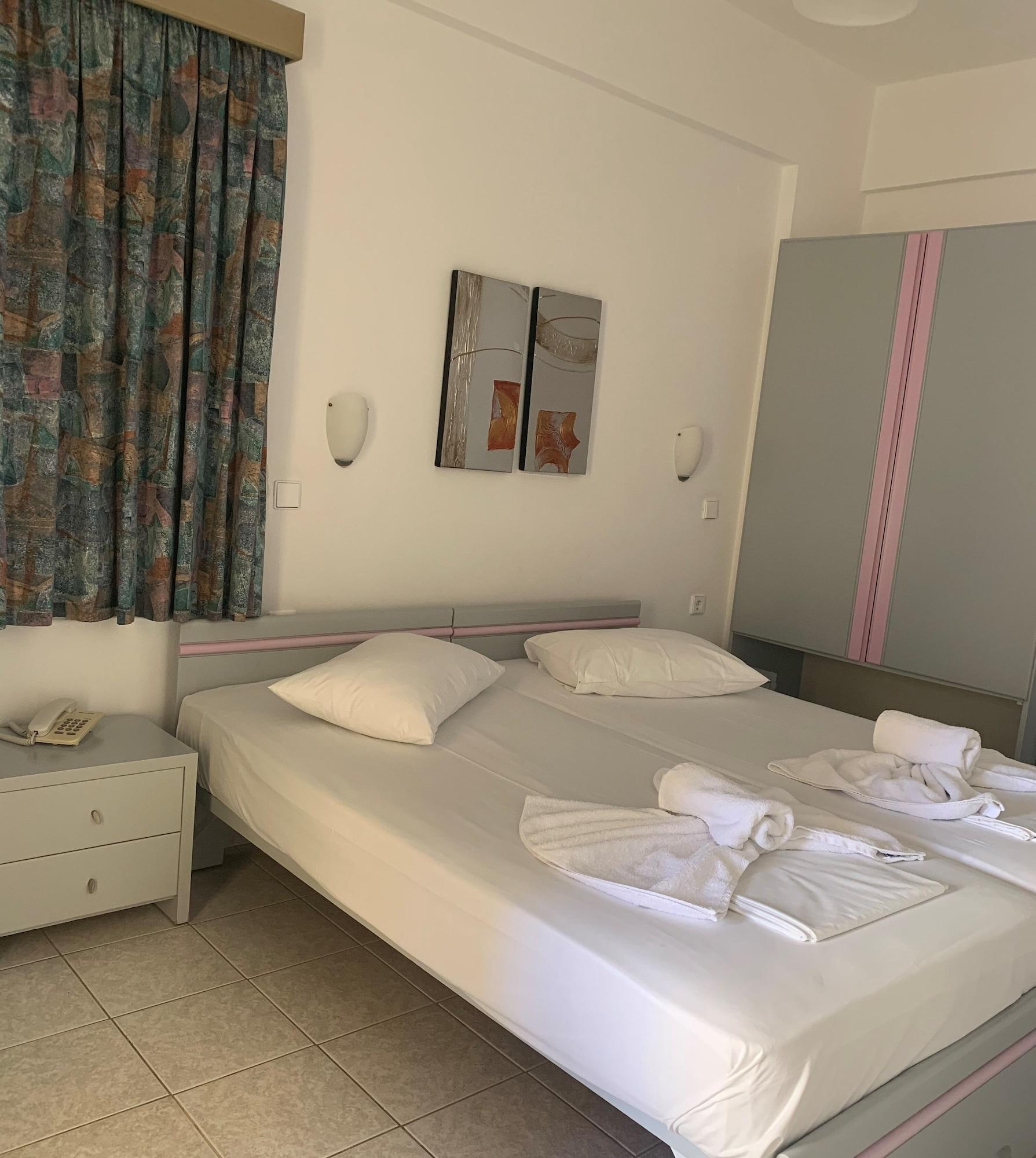 פלטניאס Ermis Suites מראה חיצוני תמונה