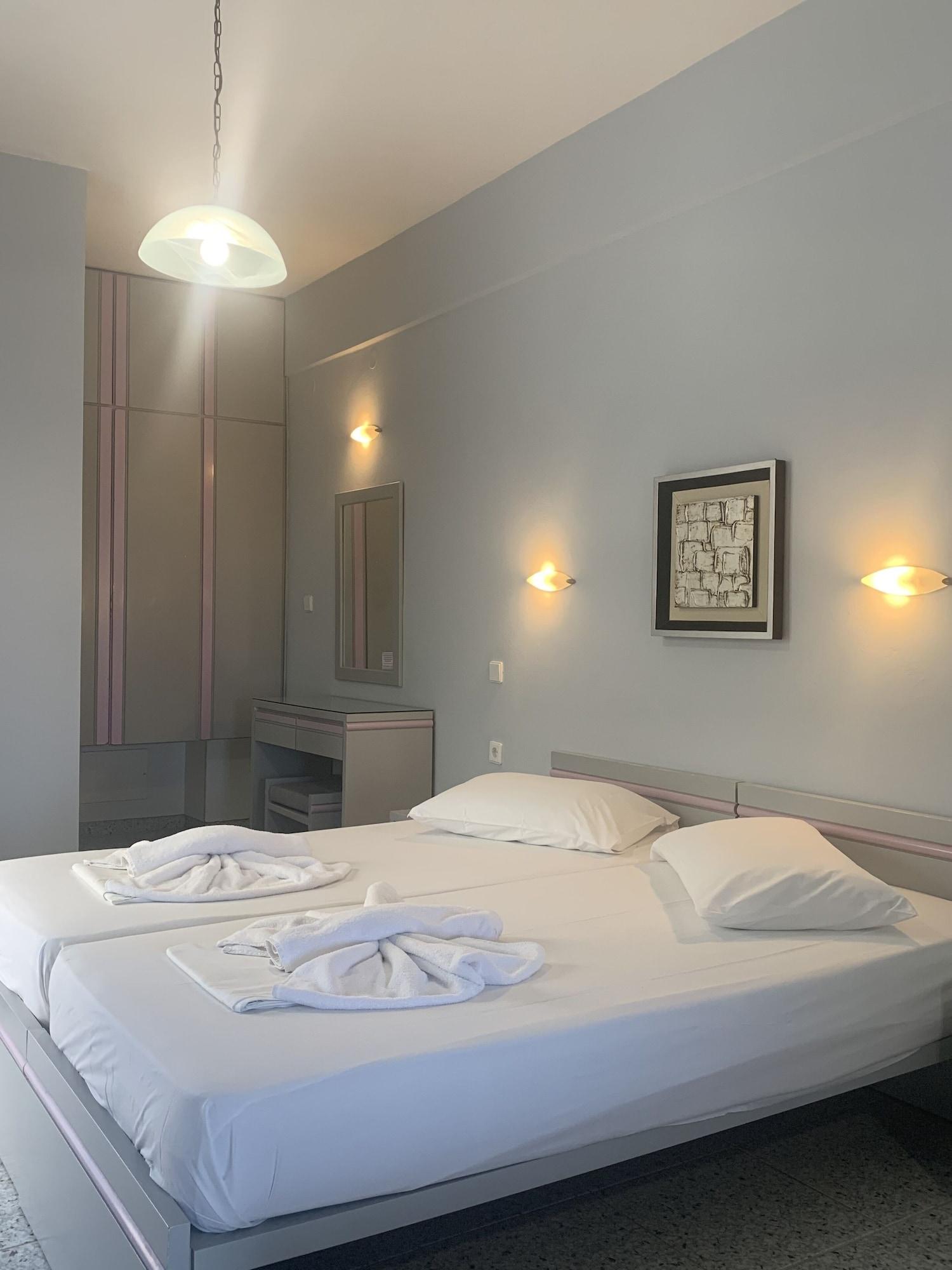 פלטניאס Ermis Suites מראה חיצוני תמונה