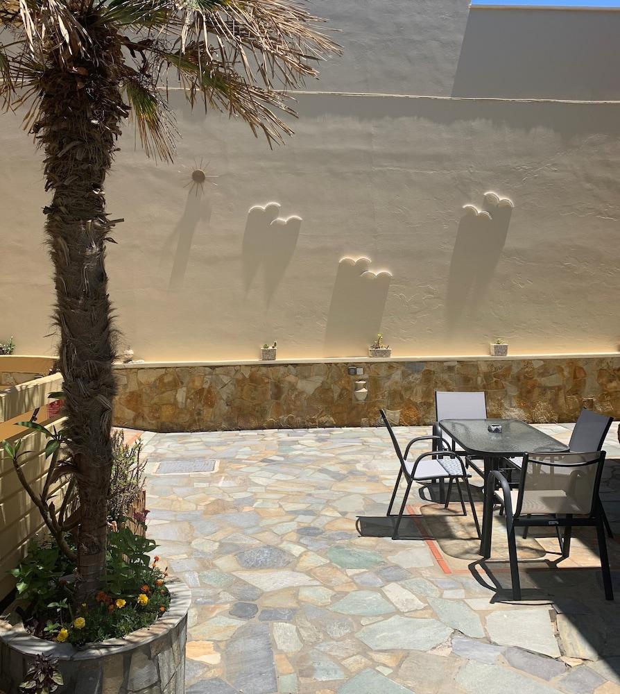 פלטניאס Ermis Suites מראה חיצוני תמונה